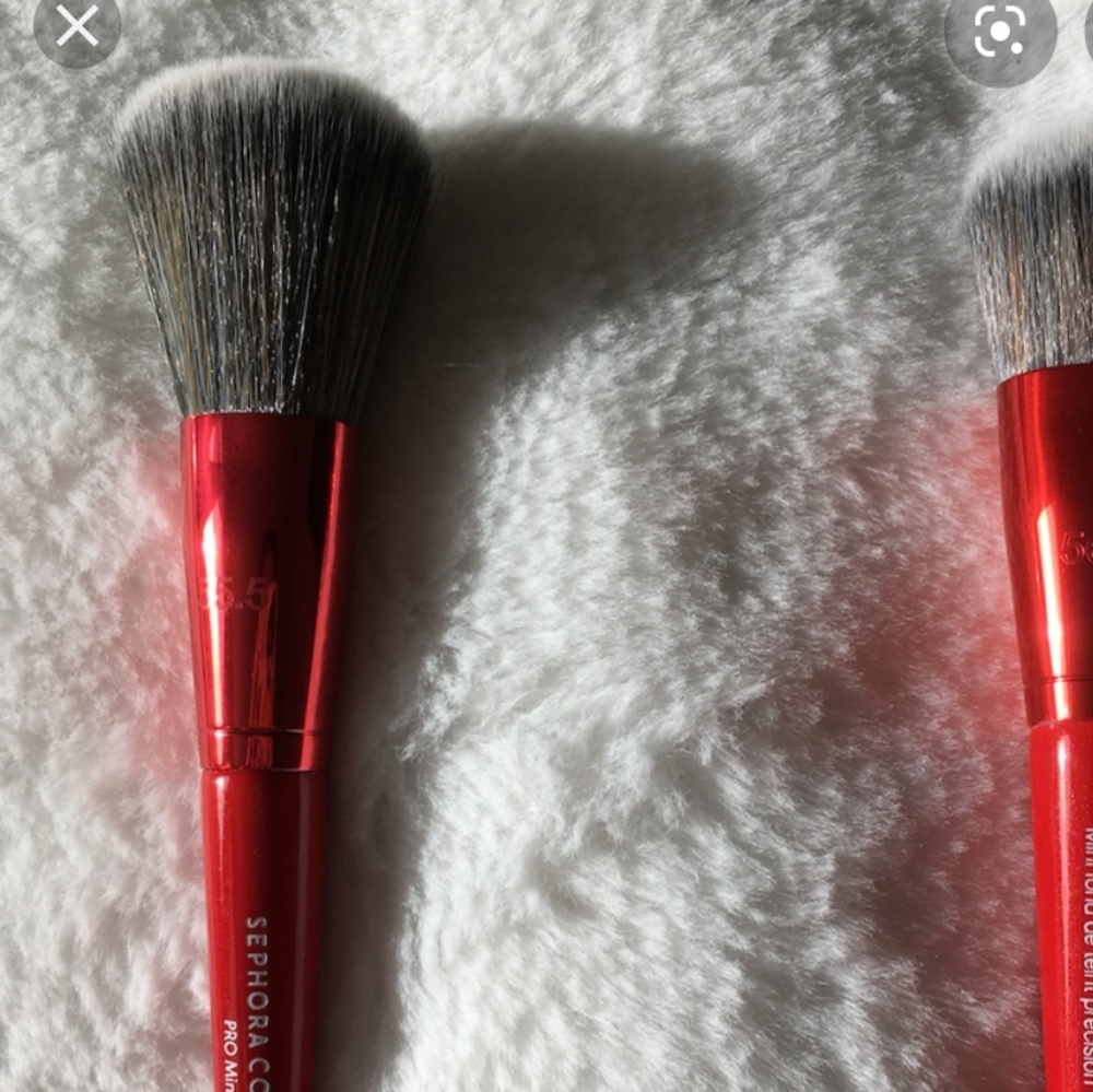 SEPHORA exclusive brush